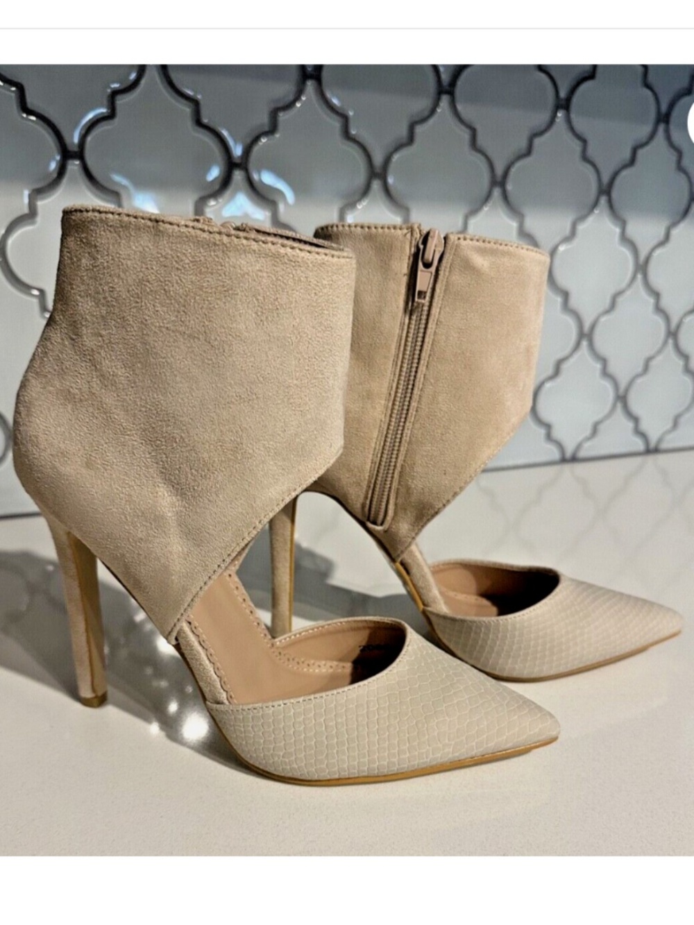 NIB JOURNEE COLLECTION Womens 7 Beige Snake Texture Zinia Suede Stiletto Pumps